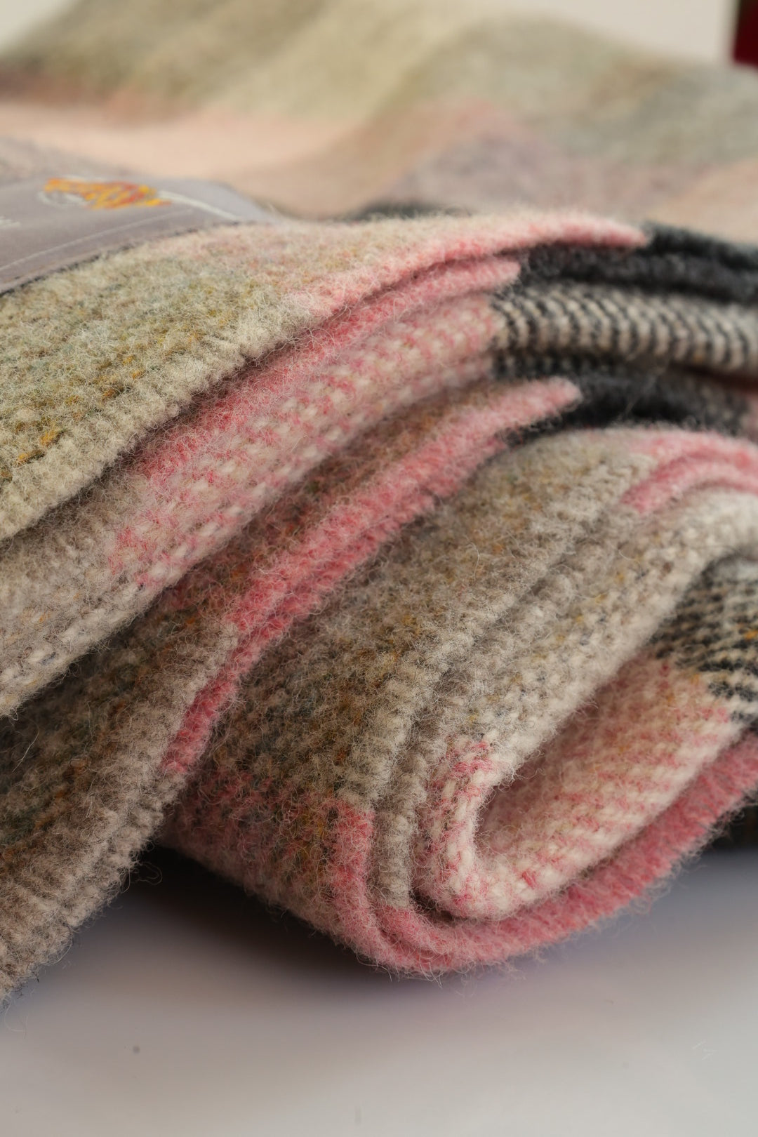 Farbiges Wolldecken Rosa mit Fransen