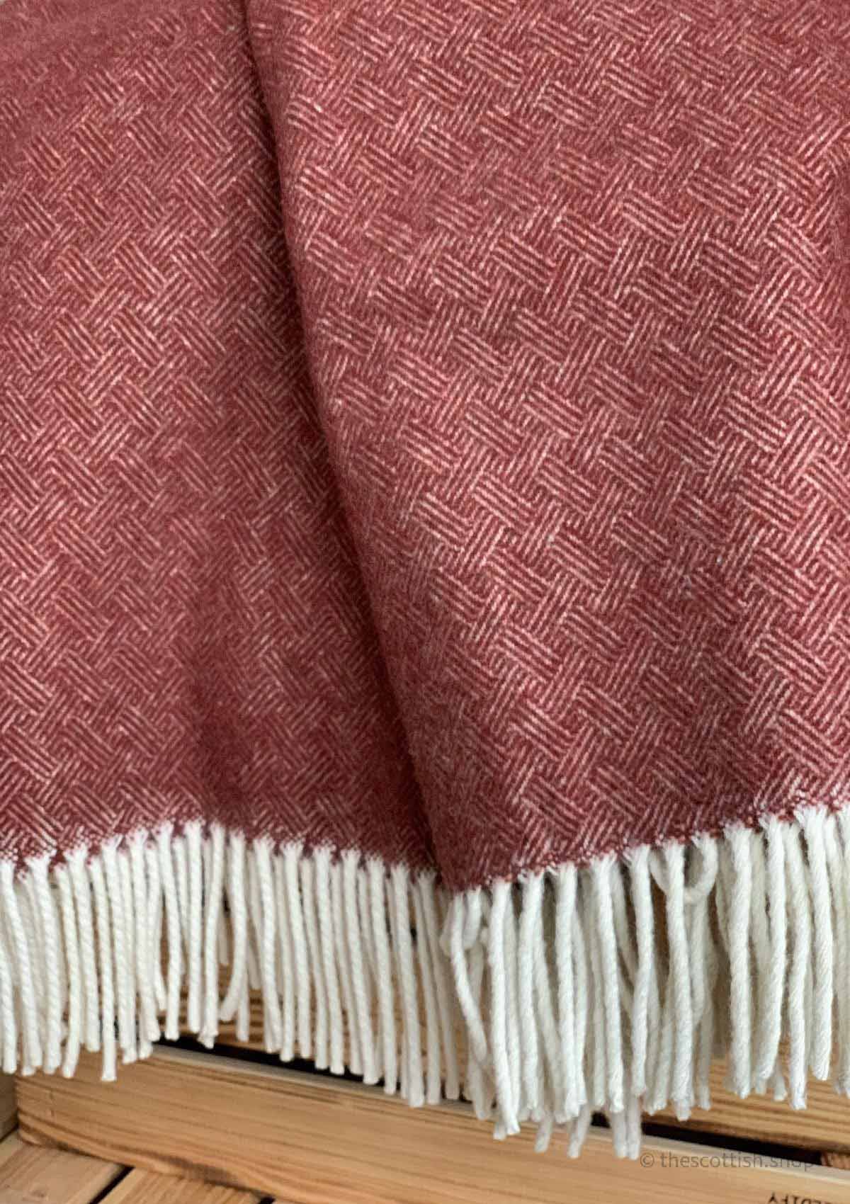 Schottische-Wolldecken-Kuscheldecken-Rot